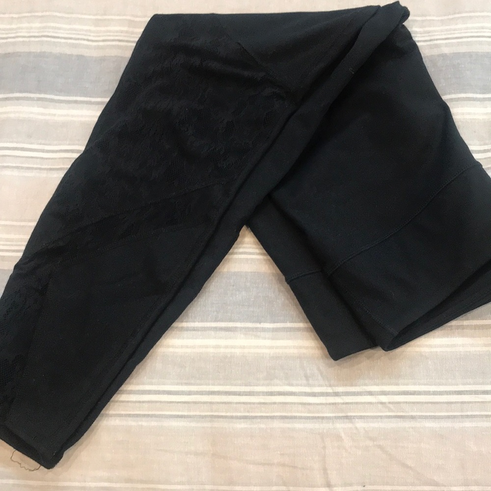 Fabletics lacy leg leggings